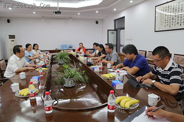 �Ϻ�������ί�쵼ο�ʻ�����ѧԺ��ʦ